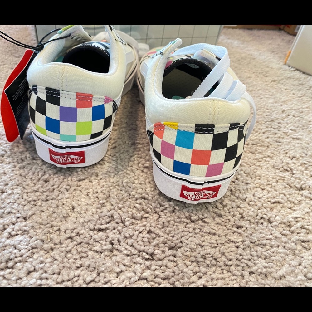 vans women’s shoe - Picture 4 of 11